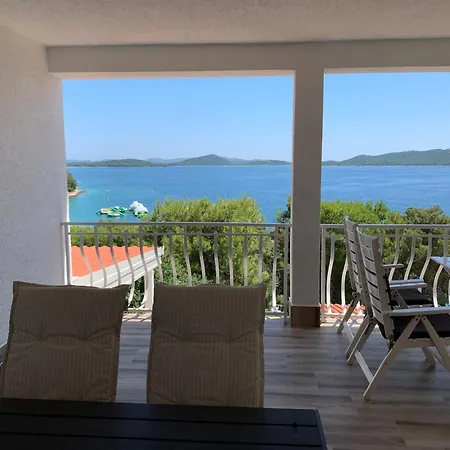 Mimi - Prvi Red Do Mora Apartman Drage