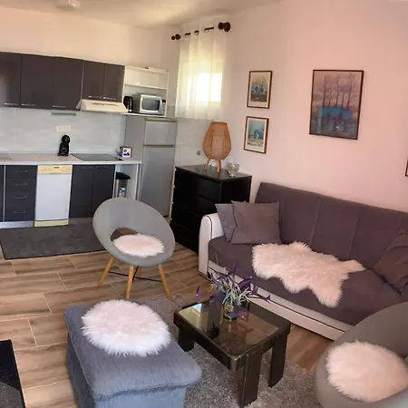 Mimi - Prvi Red Do Mora Apartman *