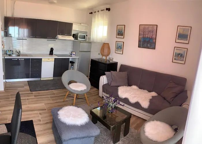 Mimi - Prvi Red Do Mora Apartman *