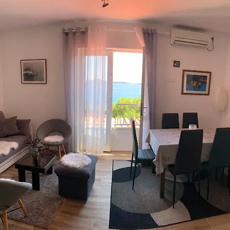 Mimi - Prvi Red Do Mora * דראגה