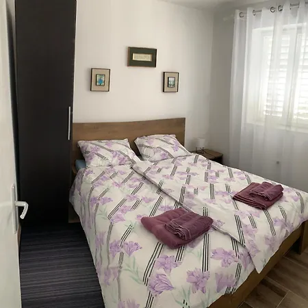 Mimi - Prvi Red Do Mora Drage