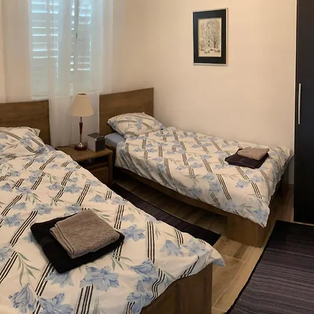 Mimi - Prvi Red Do Mora * דראגה